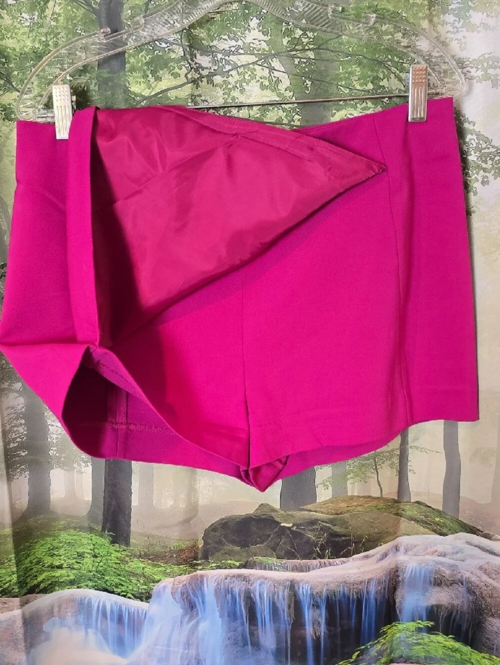 Express bold fuchsia